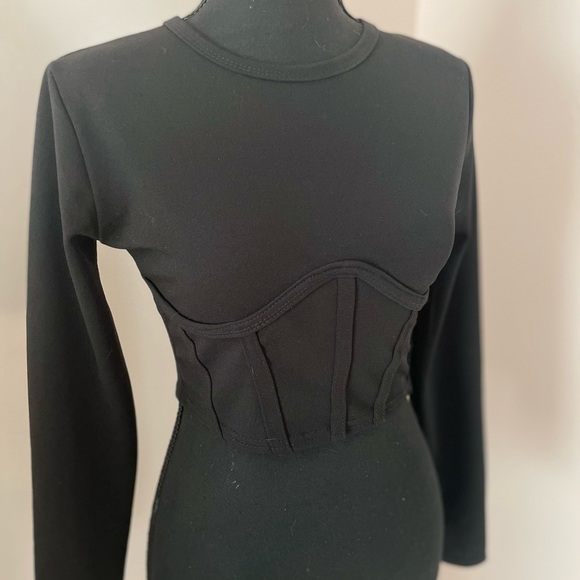 Black crop top - Picture 4 of 4